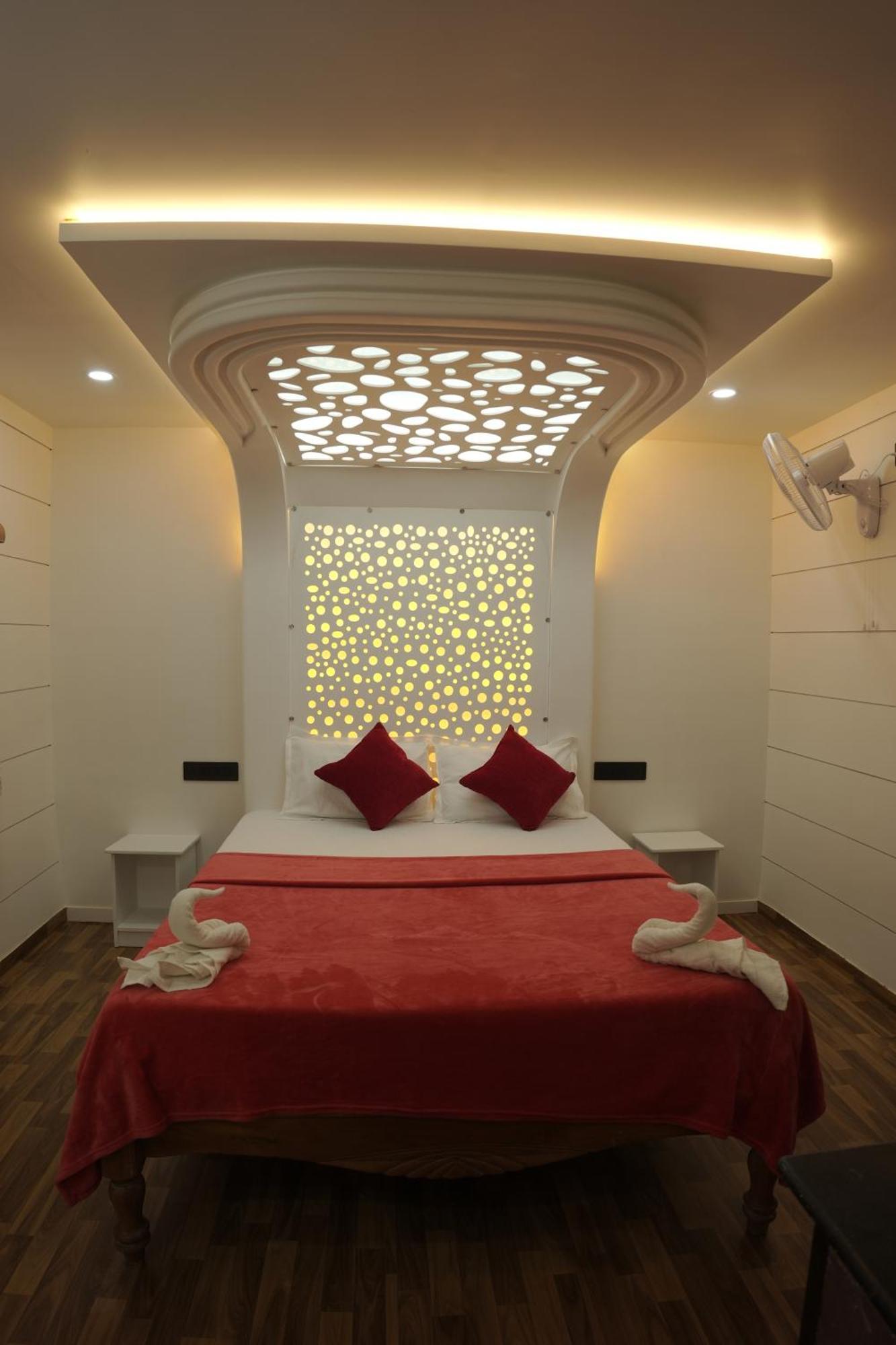 Hotel Vaishnav Tours Alappuzha Exterior foto