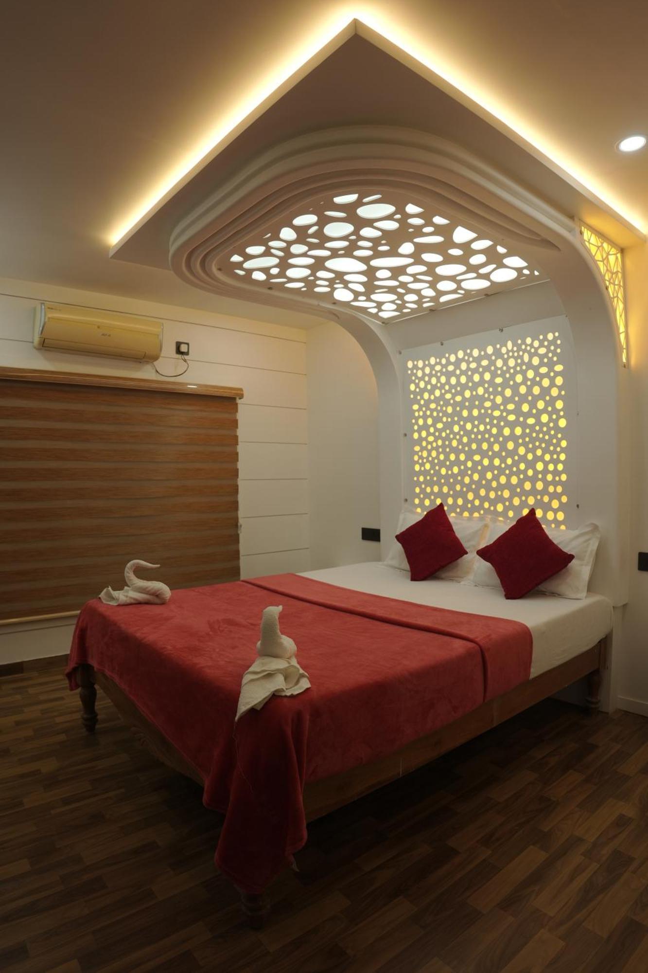 Hotel Vaishnav Tours Alappuzha Exterior foto