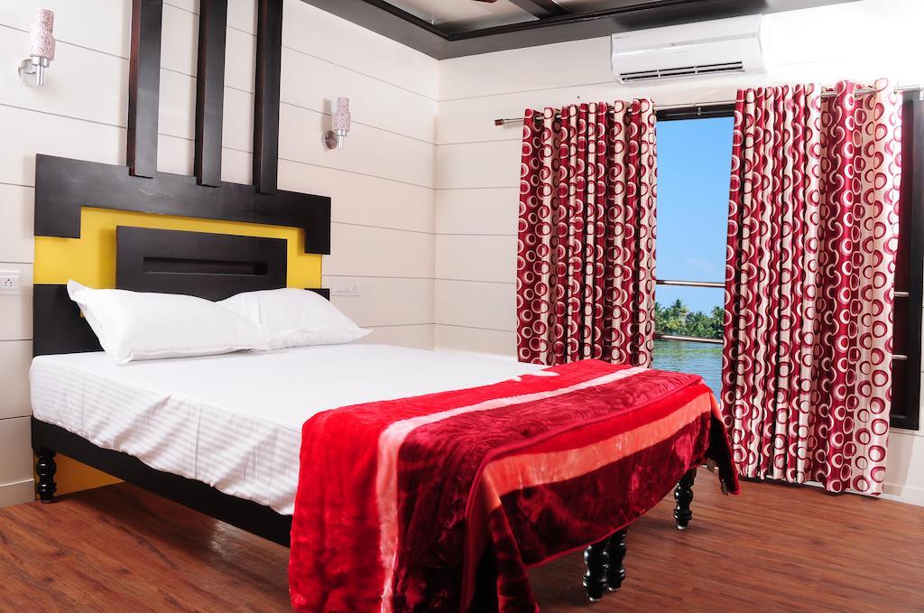 Hotel Vaishnav Tours Alappuzha Habitación foto